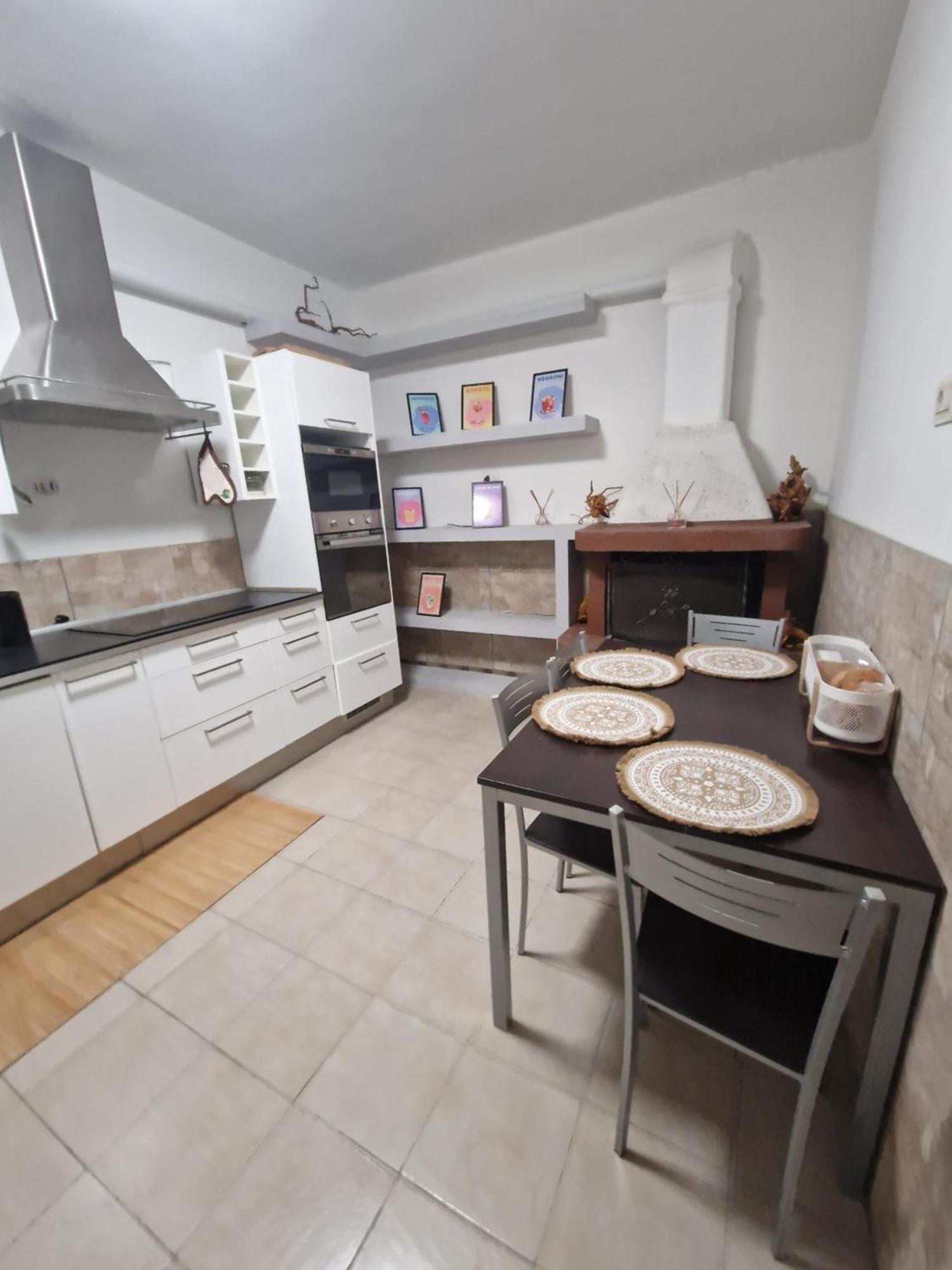 Underground Home Vicino Metropolitana Comasina Cormano Eksteriør bilde