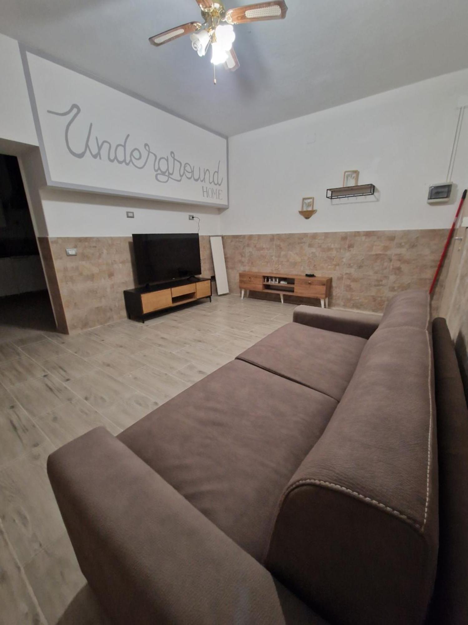 Underground Home Vicino Metropolitana Comasina Cormano Eksteriør bilde