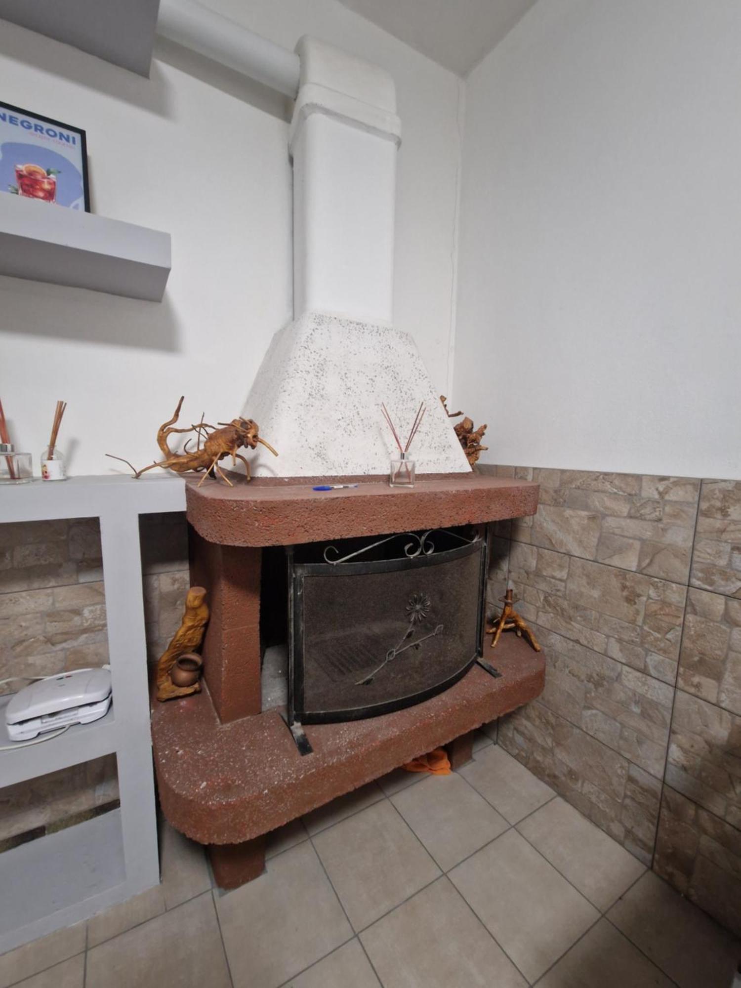 Underground Home Vicino Metropolitana Comasina Cormano Eksteriør bilde