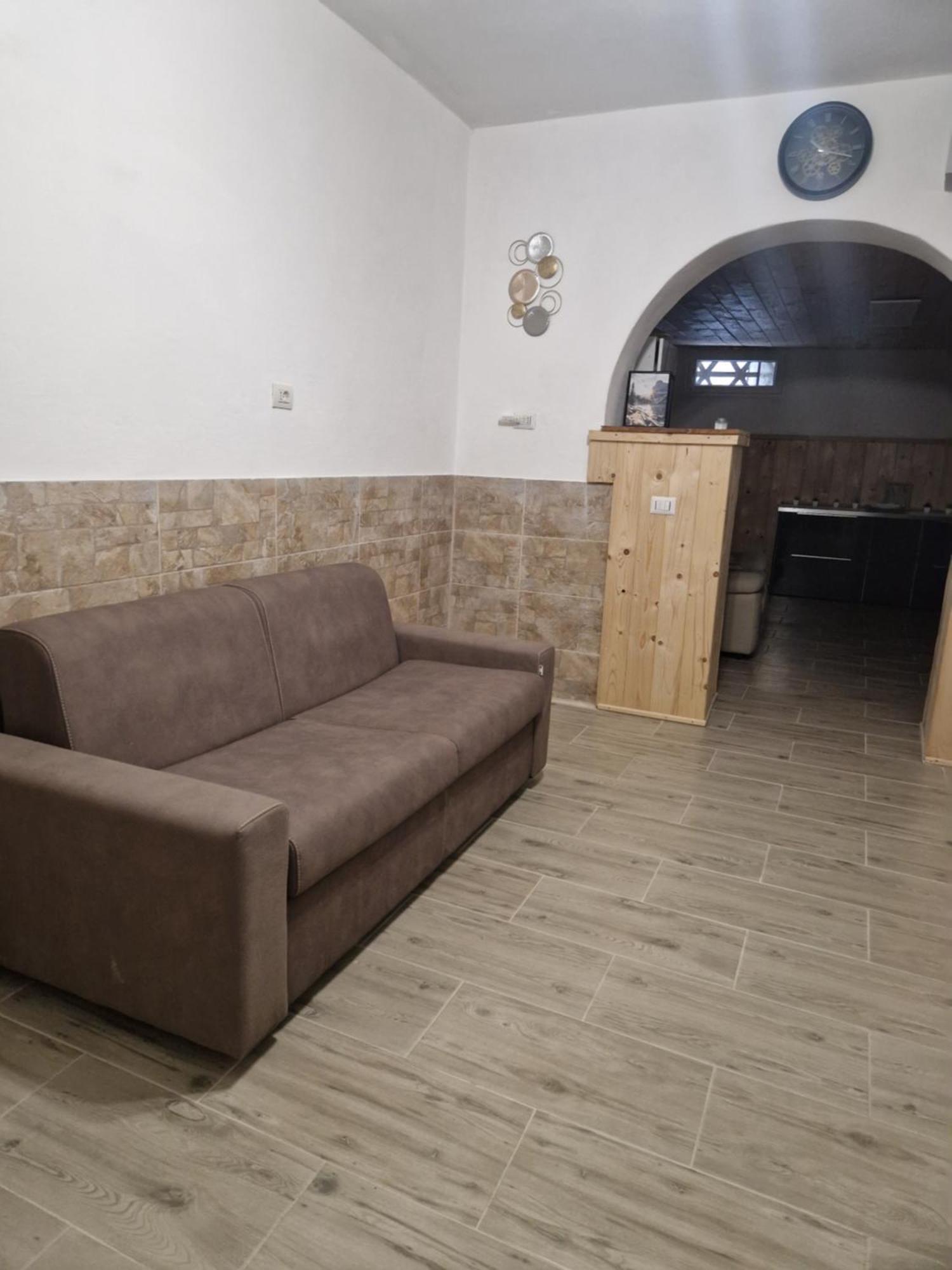 Underground Home Vicino Metropolitana Comasina Cormano Eksteriør bilde