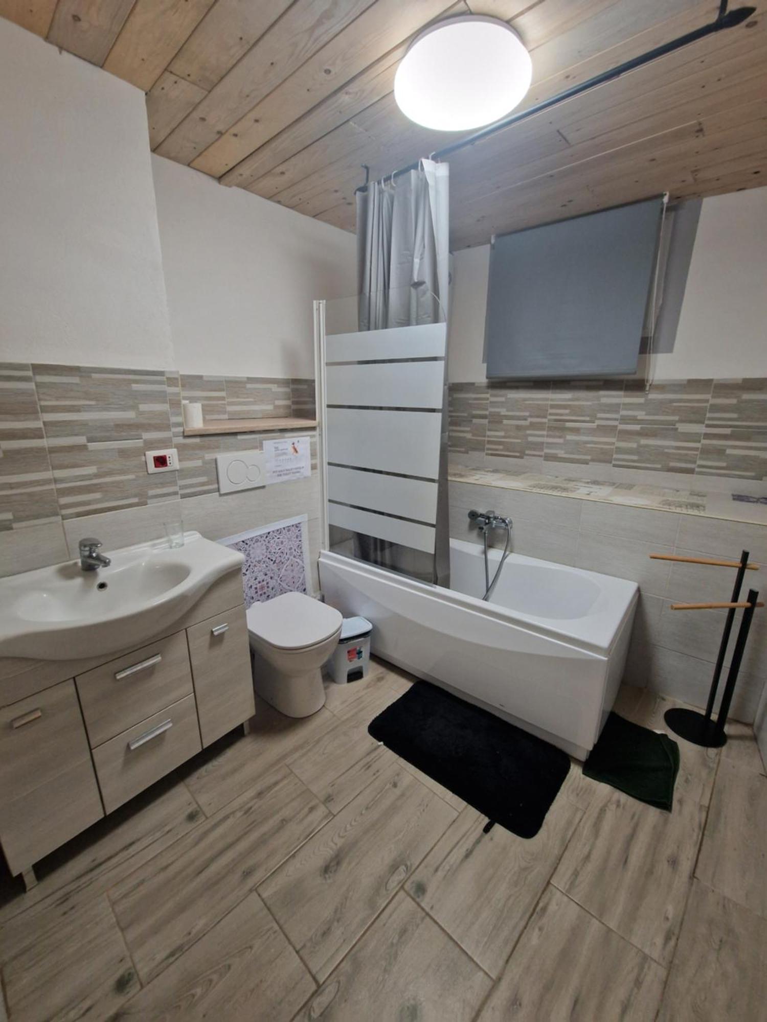 Underground Home Vicino Metropolitana Comasina Cormano Eksteriør bilde
