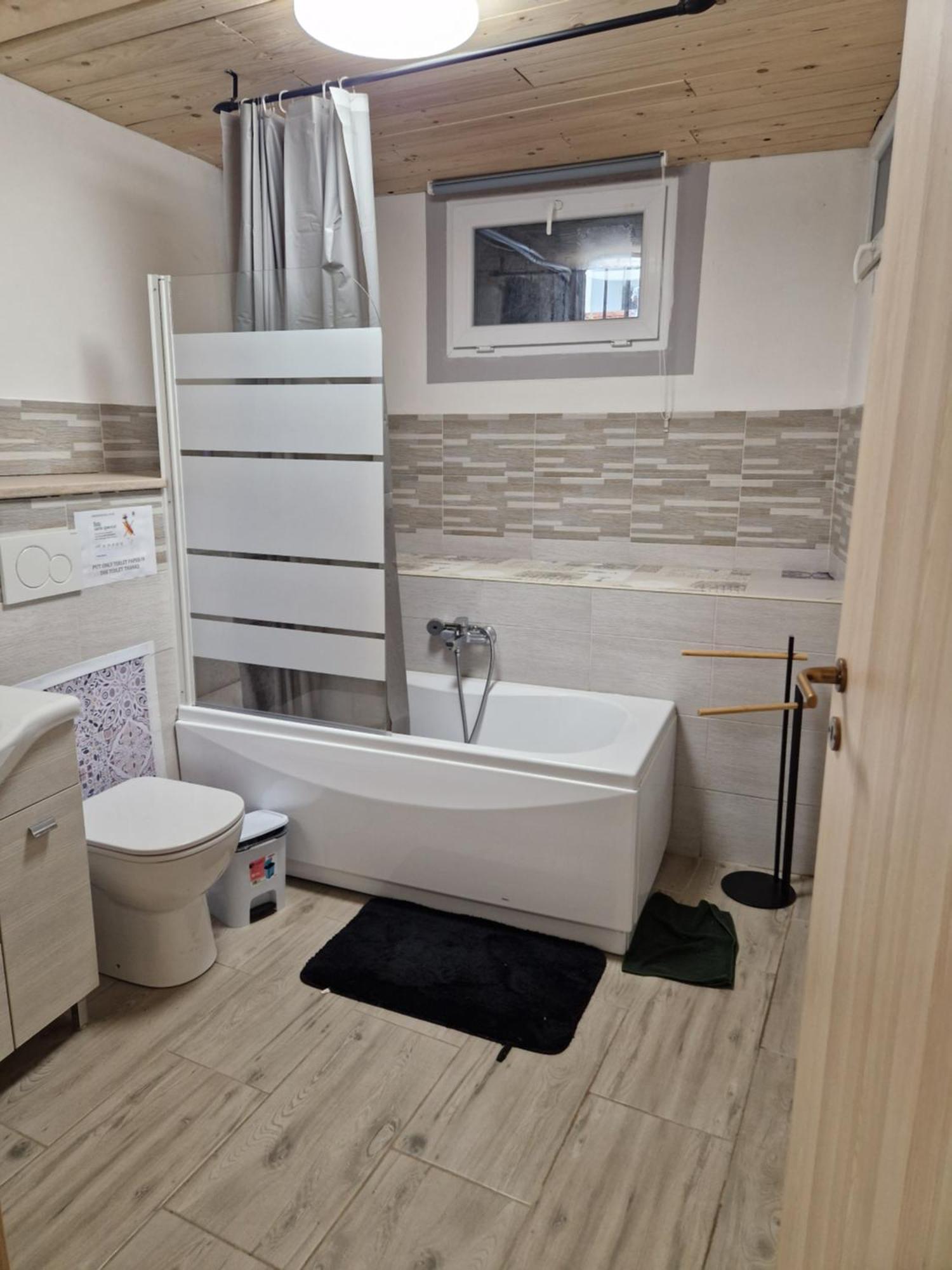Underground Home Vicino Metropolitana Comasina Cormano Eksteriør bilde